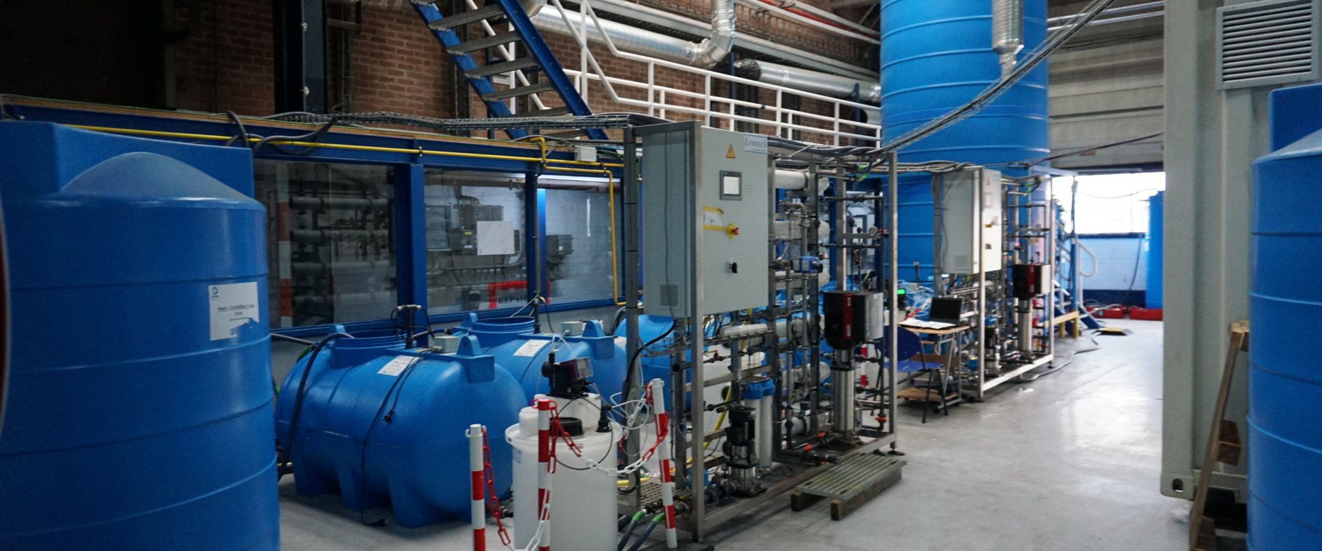 Cooling down brine to recover minerals from water treatment Dutch